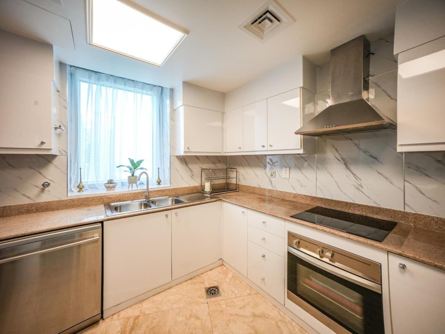 Deluxe 3 Bedroom With Marina & Sea View Dubaj Zewnętrze zdjęcie